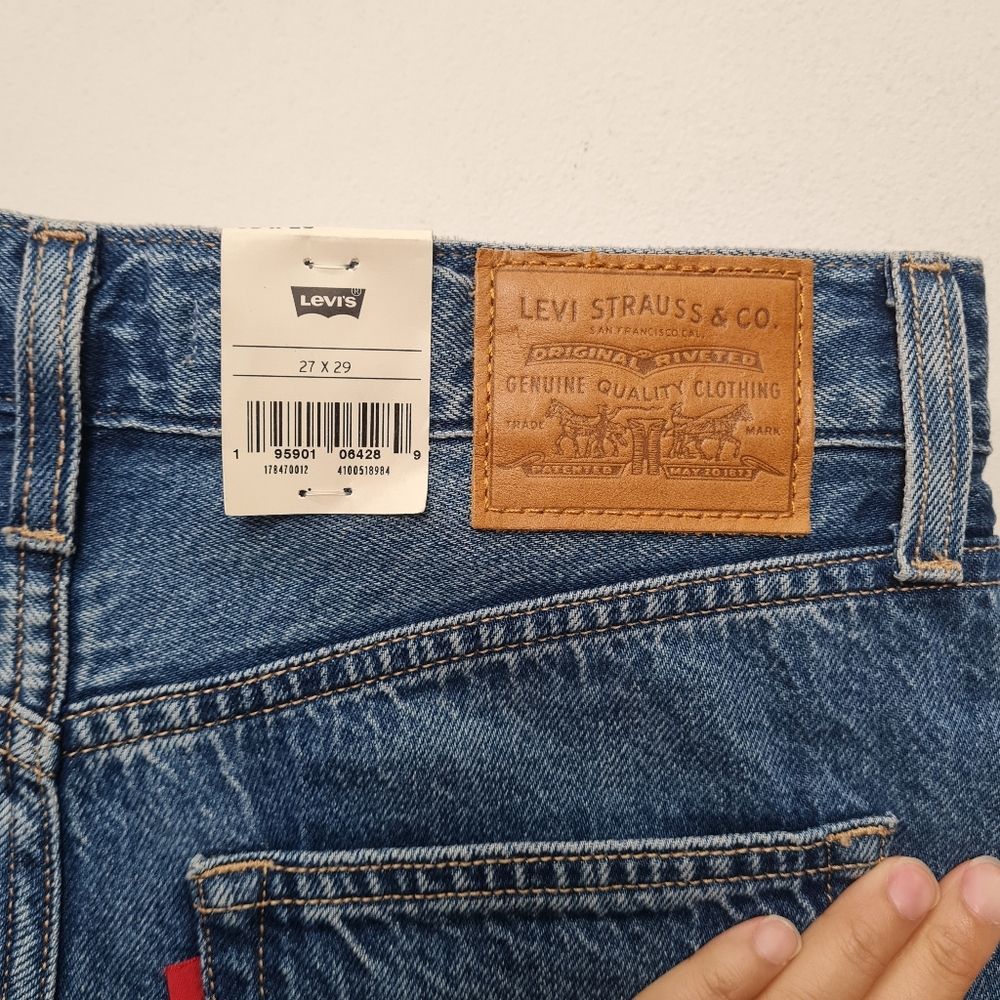 Levi's Premium High Loose Taper Blue Denim Jeans Women's Size Tag 27x29 - Picture 8 of 16